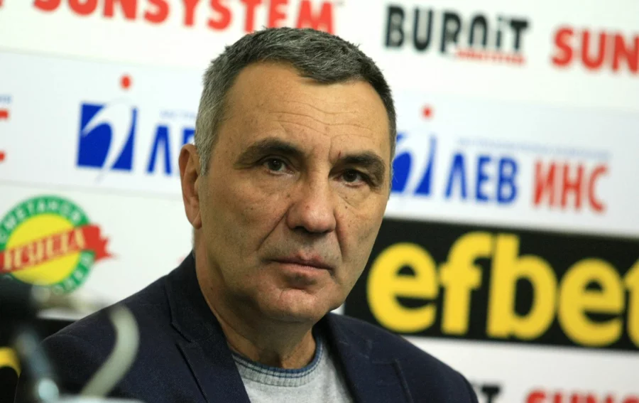 Михаил Таков