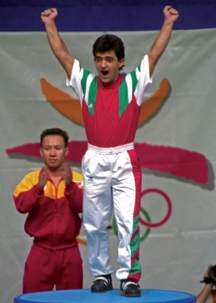 Иван Иванов