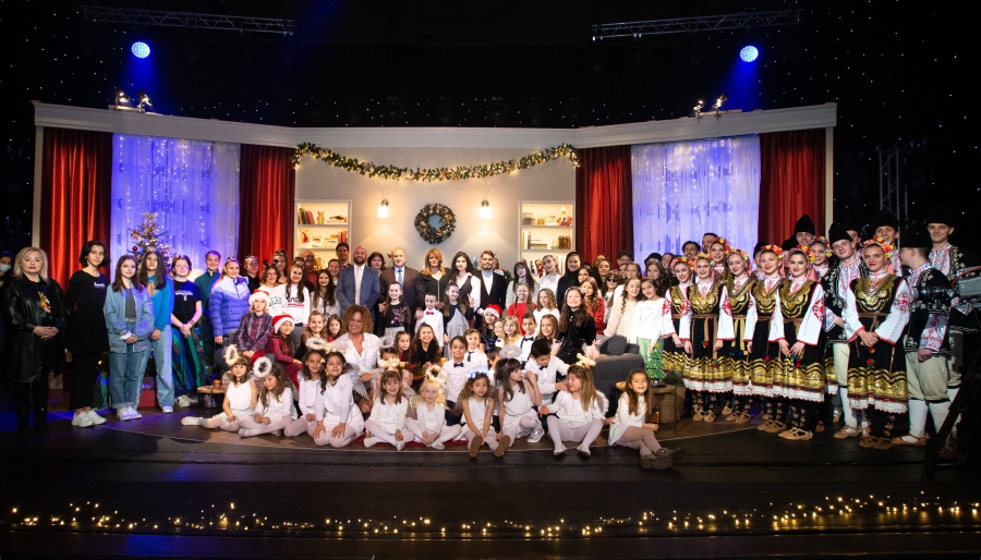  светлочервен радев 