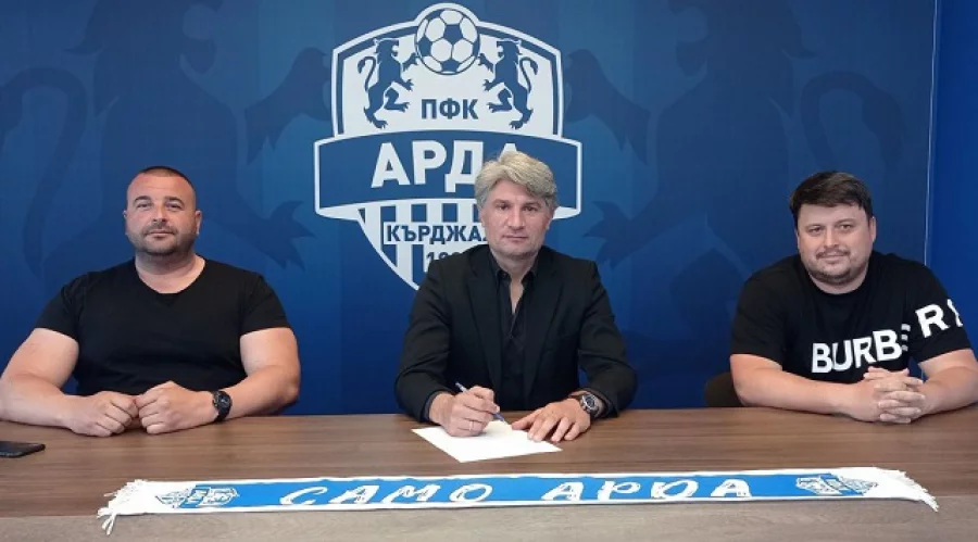 Директорът в Арда даде повече подробности за трансфера на Стойчев в ЦСКА