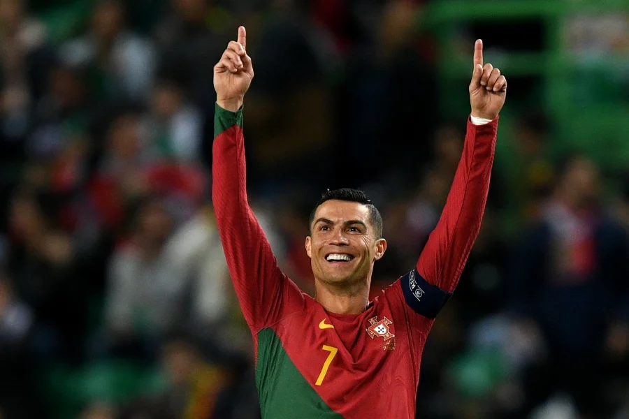 Кристиано вкара брутален пряк свободен удар за Португалия