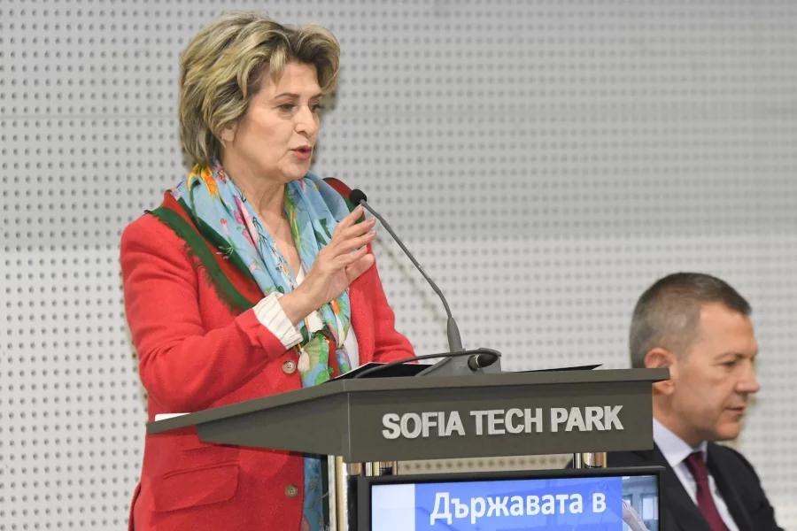 Весела Лечева