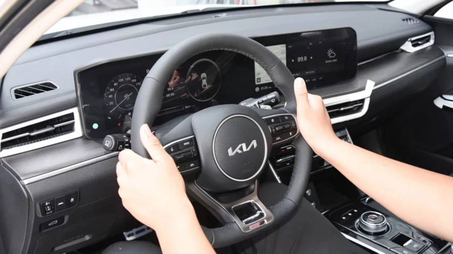 Салон на автомобил Купе на автомобил Автомобилно купе