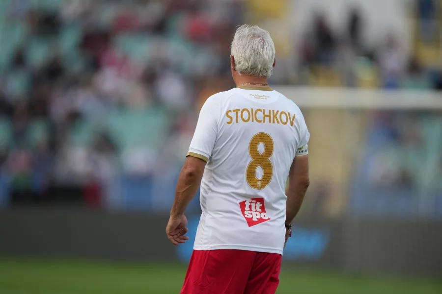 Христо Стоичков със звезден мач в Румъния