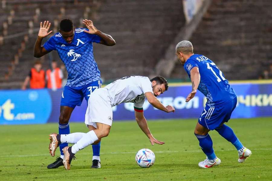 Левски Славия