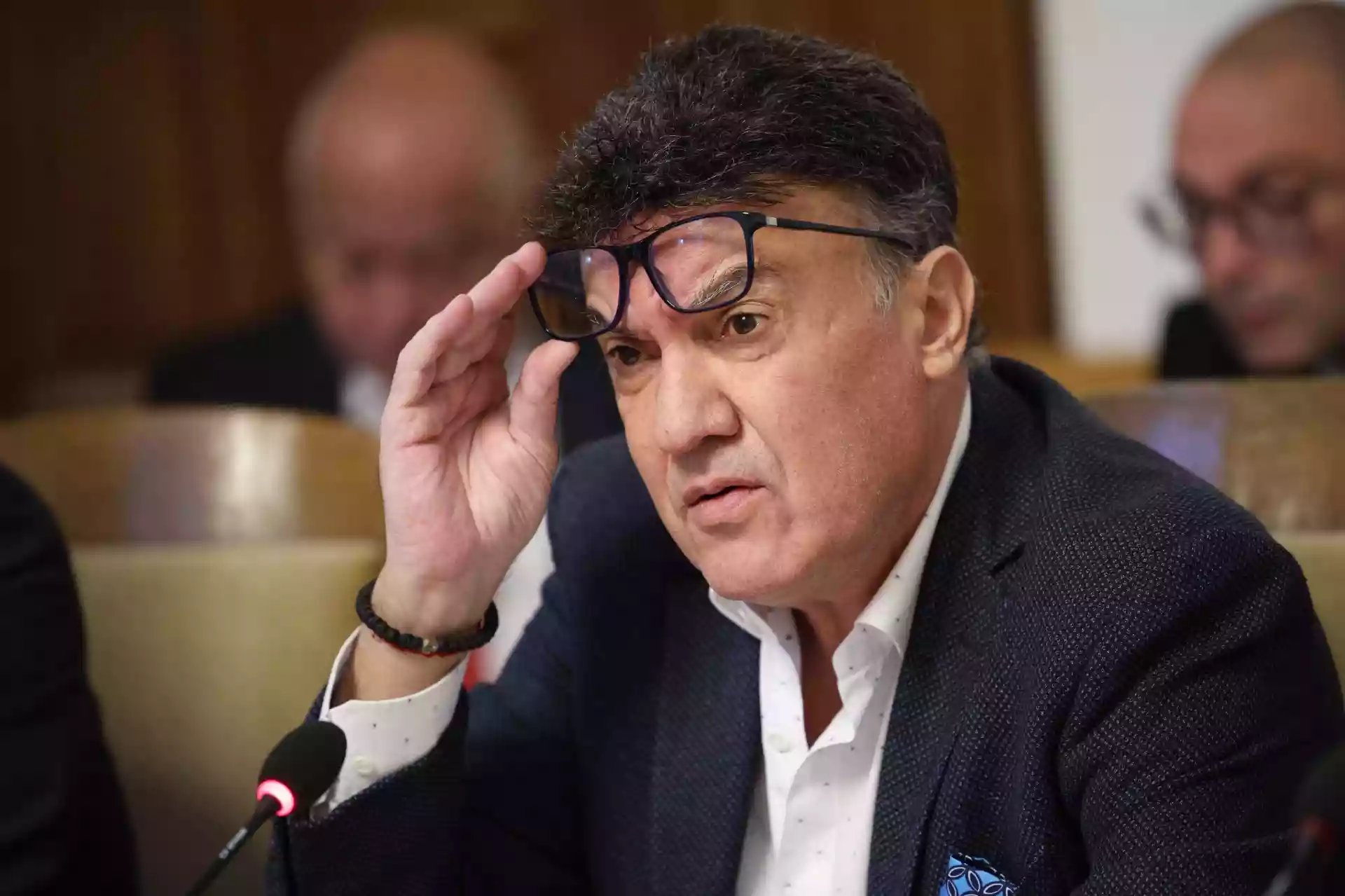 Борислав Михайлов беше обект на кръстосан разпит в парламента