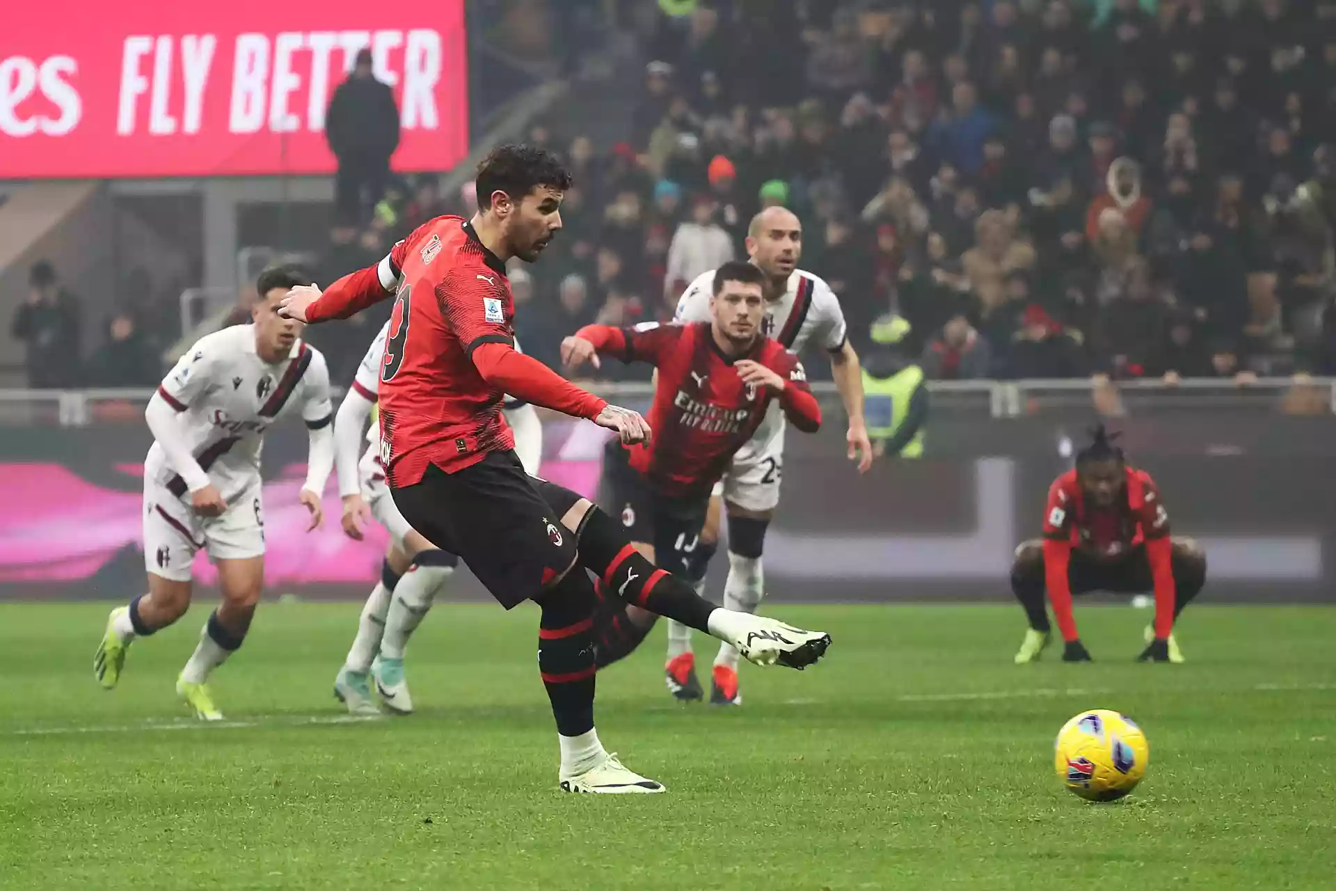 Тео Ернандес пропусна ключова дузпа за Милан срещу Емполи