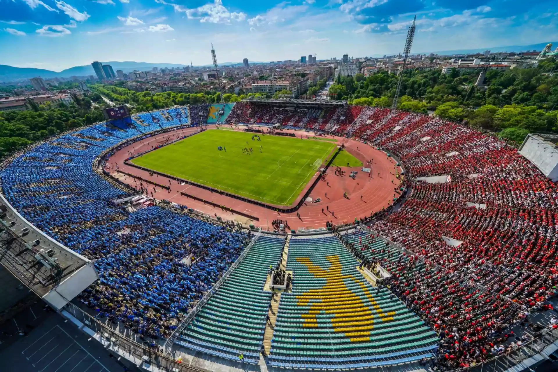 фенове на Левски и ЦСКА на стадион 