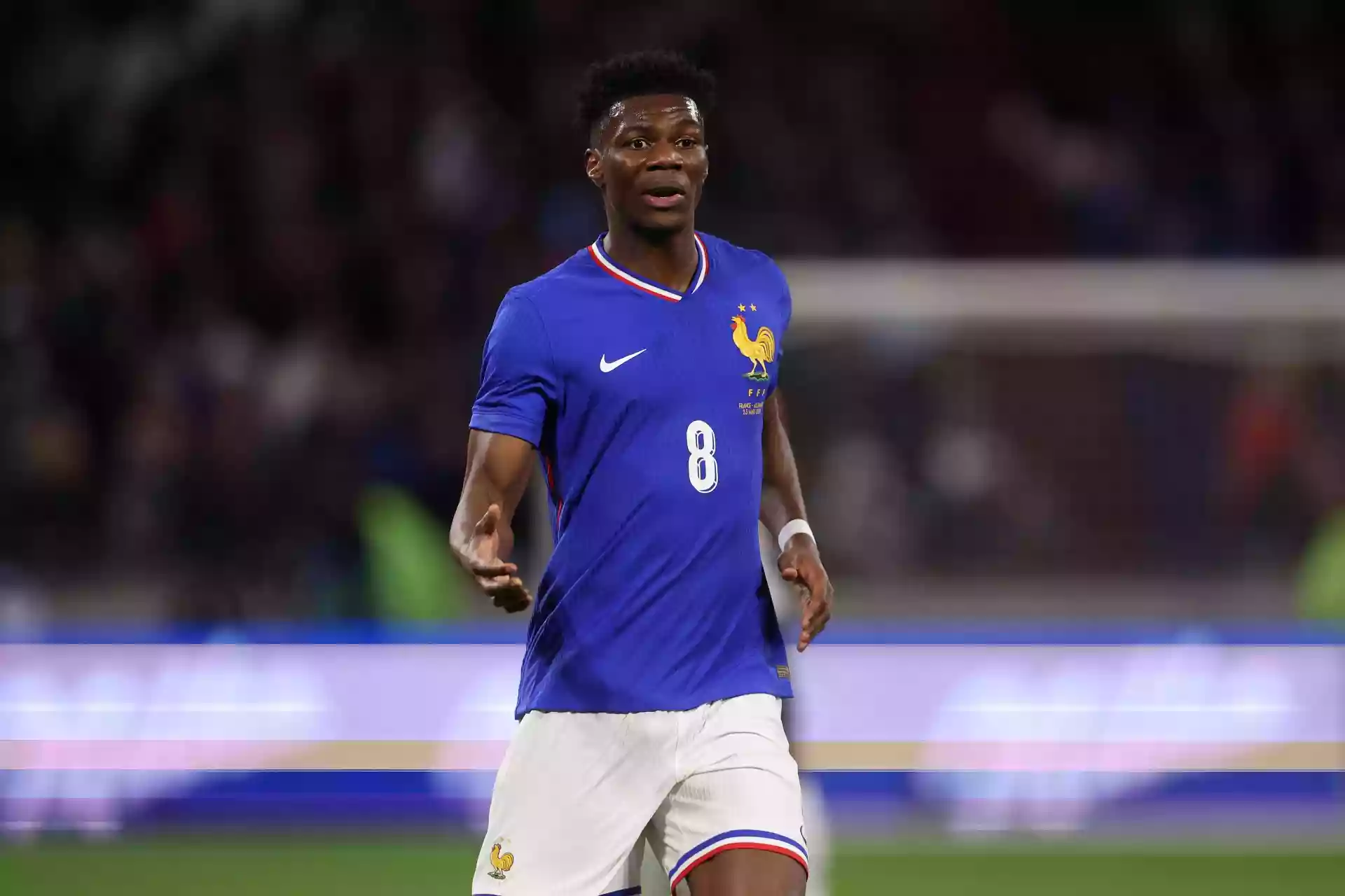 Чуамени се завърна на тренировки с Франция