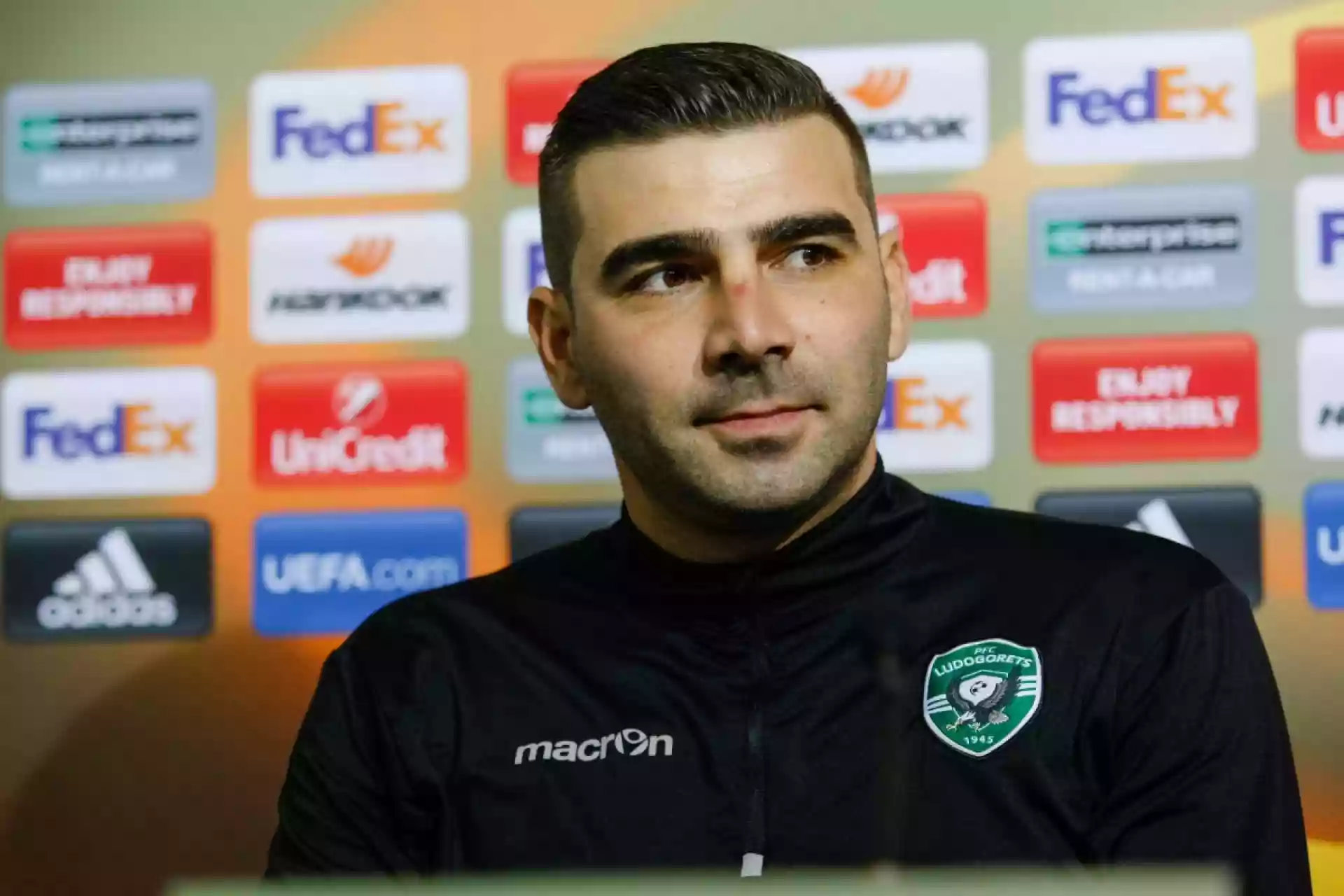 Владислав Стоянов