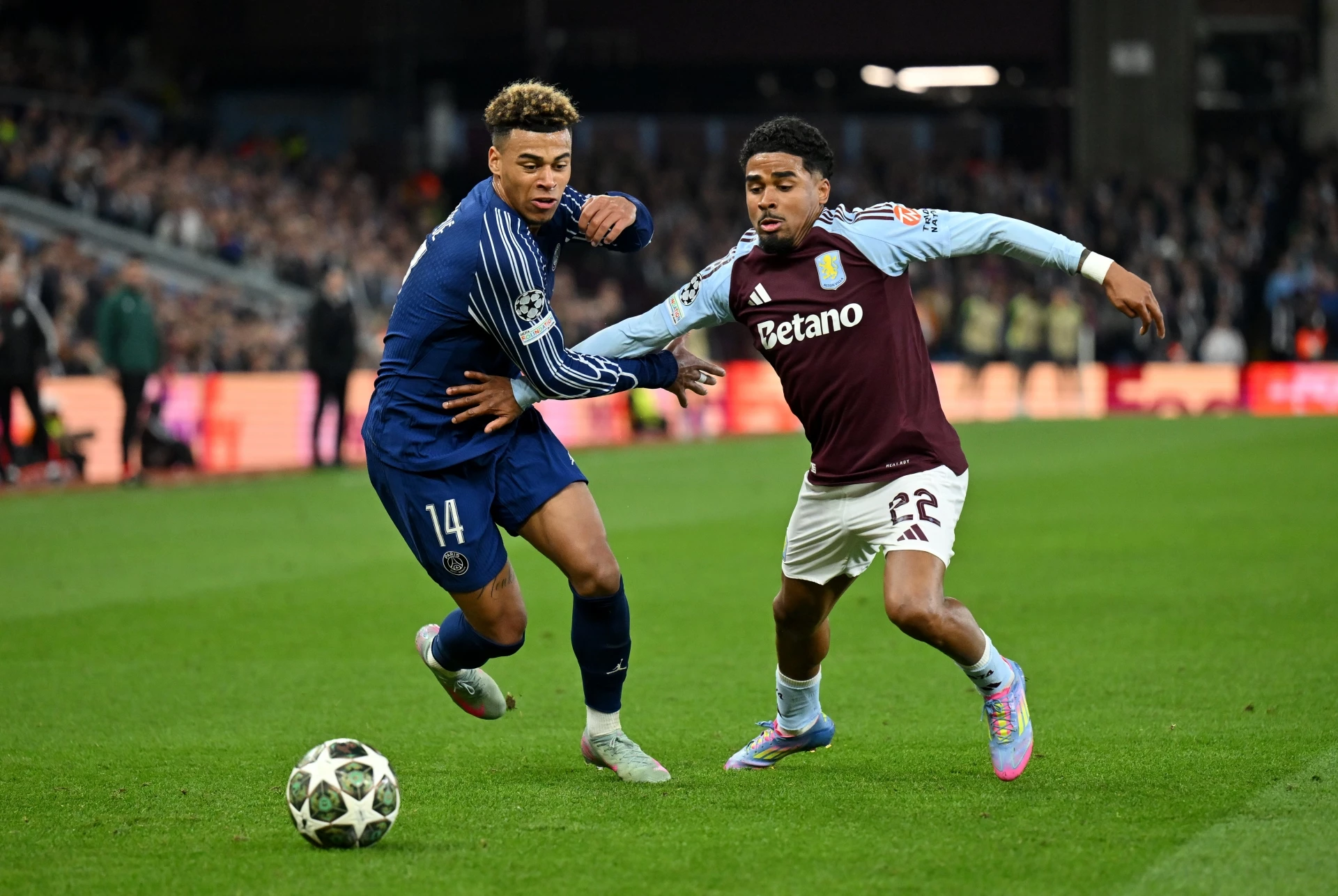 Астън Вила - ПСЖ