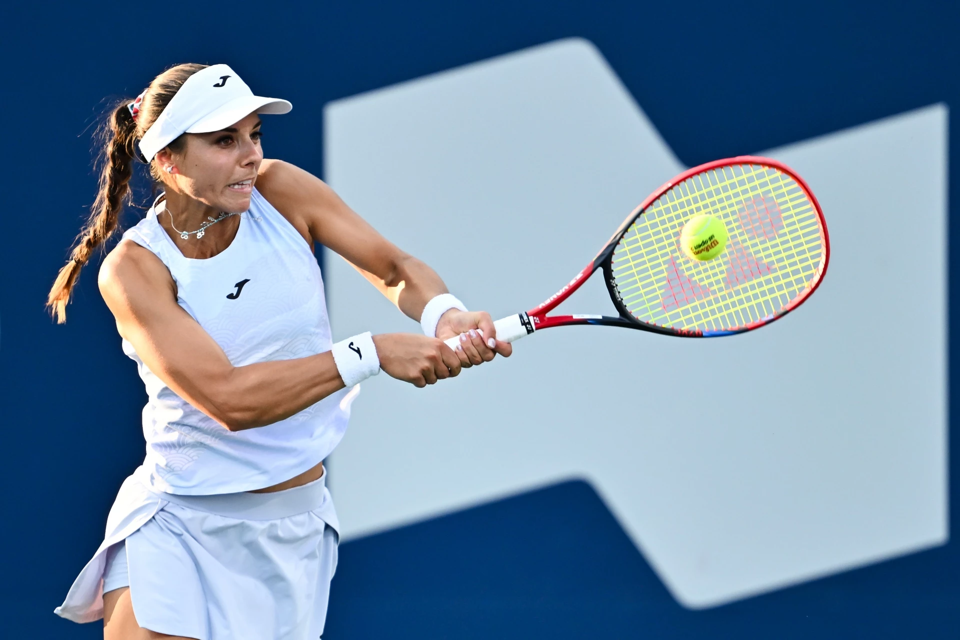 Виктория Томова