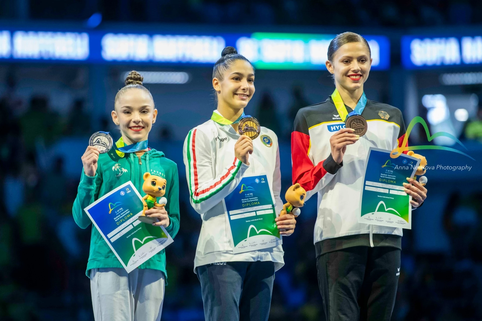 Стилияна Николова