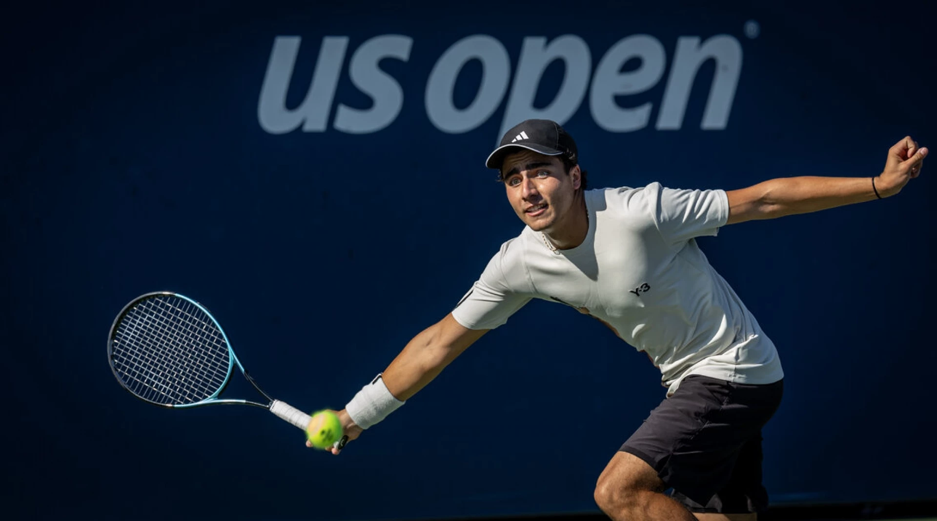 Иван Иванов