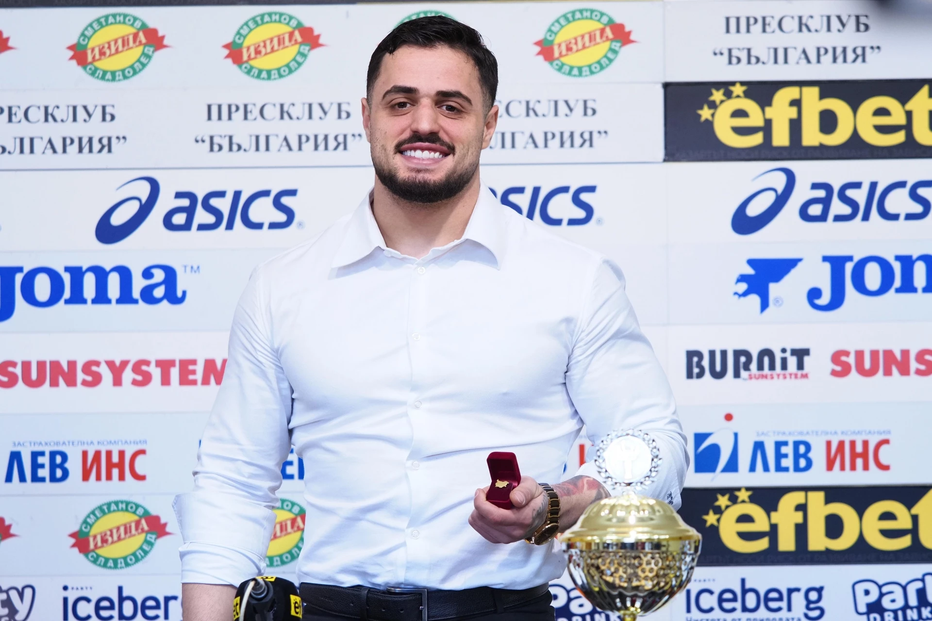 Карлос Насар