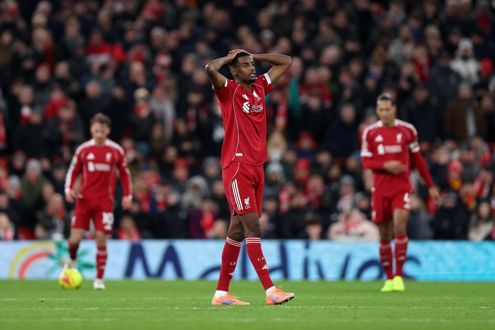 Александър Исак