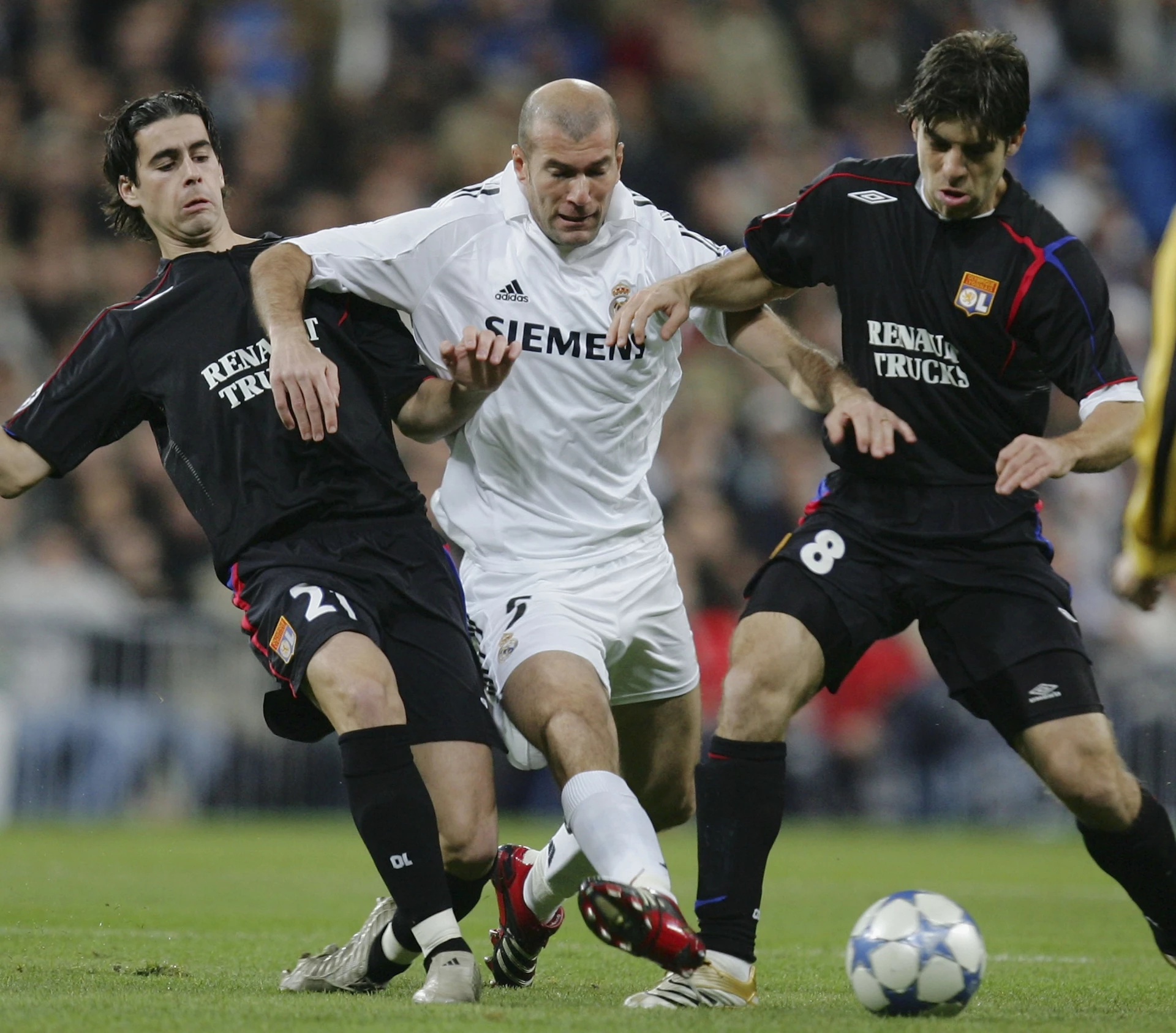 Лион Реал Мадрид Тиаго Мендес Жуниньо Пернамбукано Зинедин Зидан