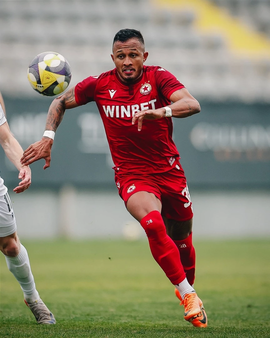 Лео Перейра