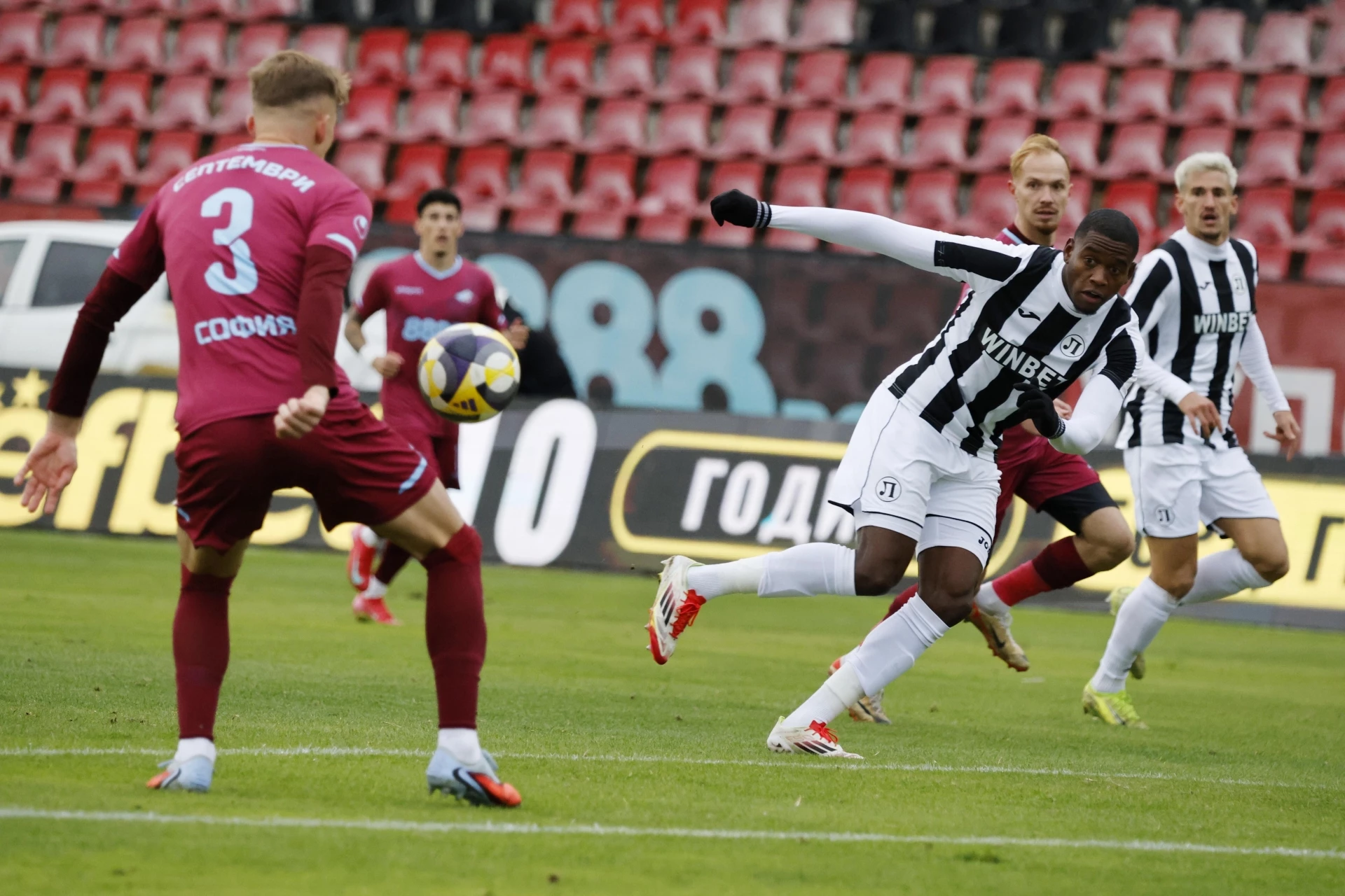 Септември София Локомотив Пловдив Хуан Переа