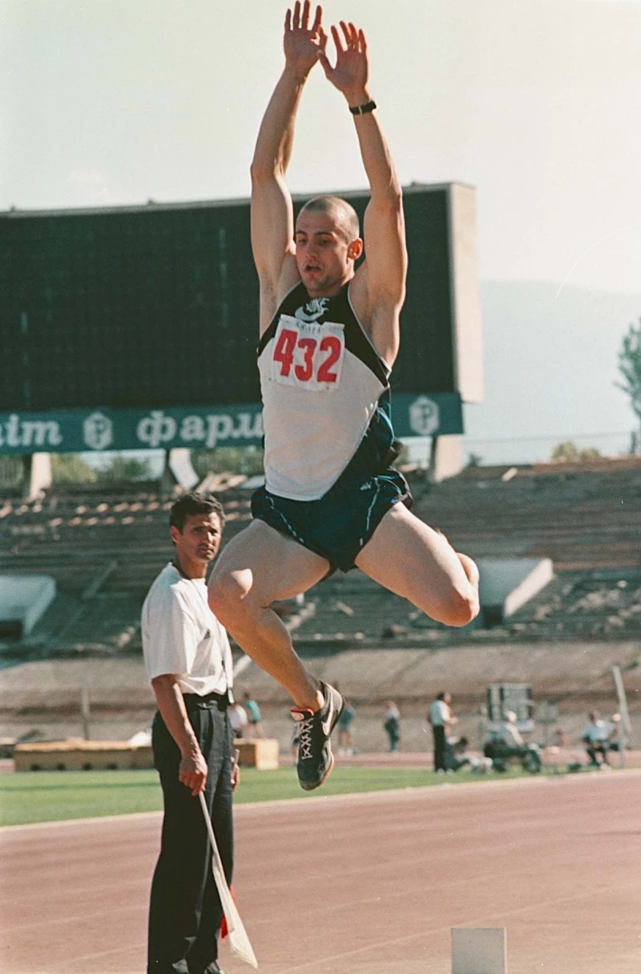 Ивайло Младенов