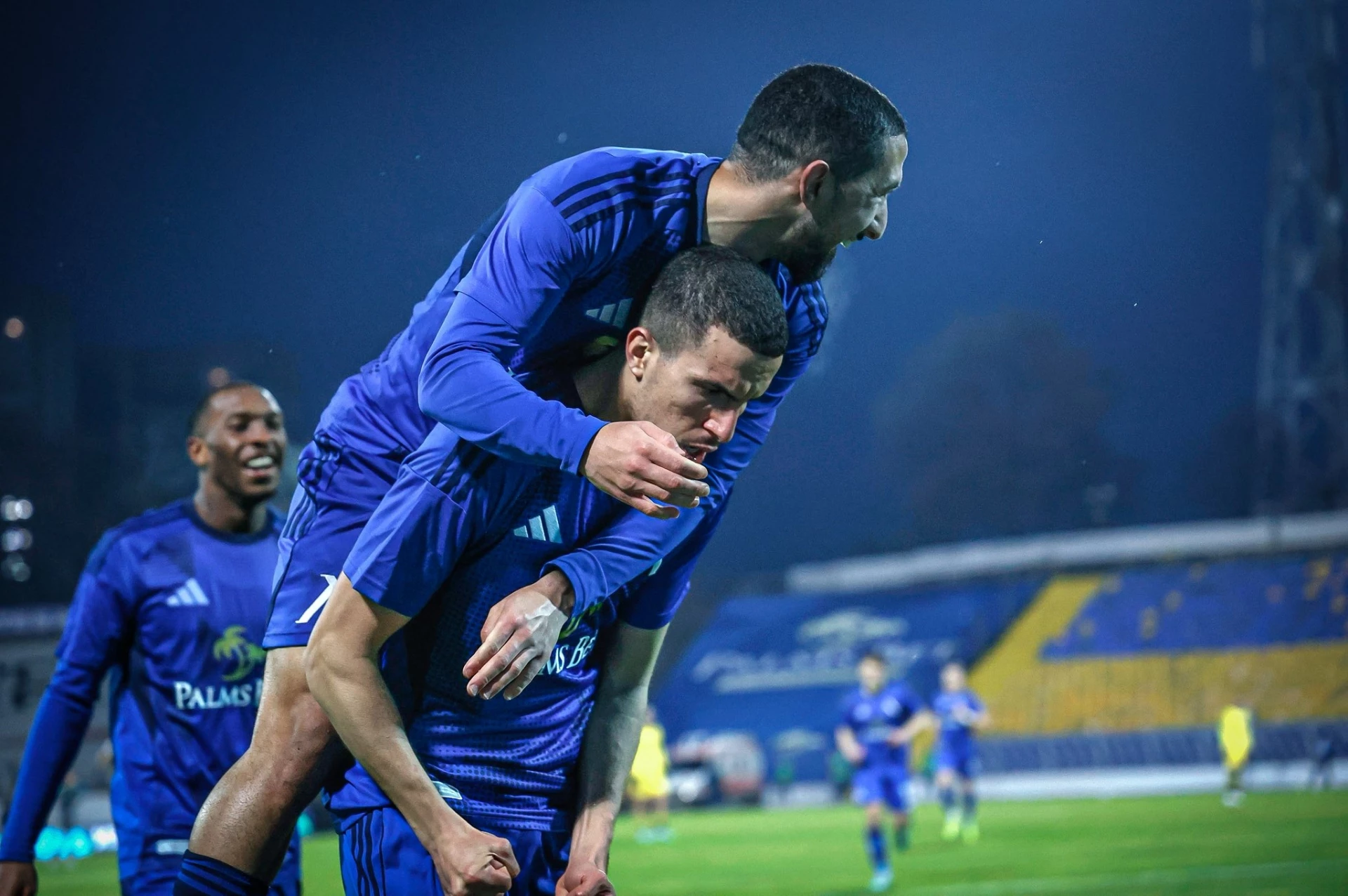 Акрам Бурас, Мазир Сула