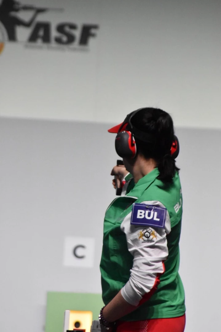 Антоанета Костадинова