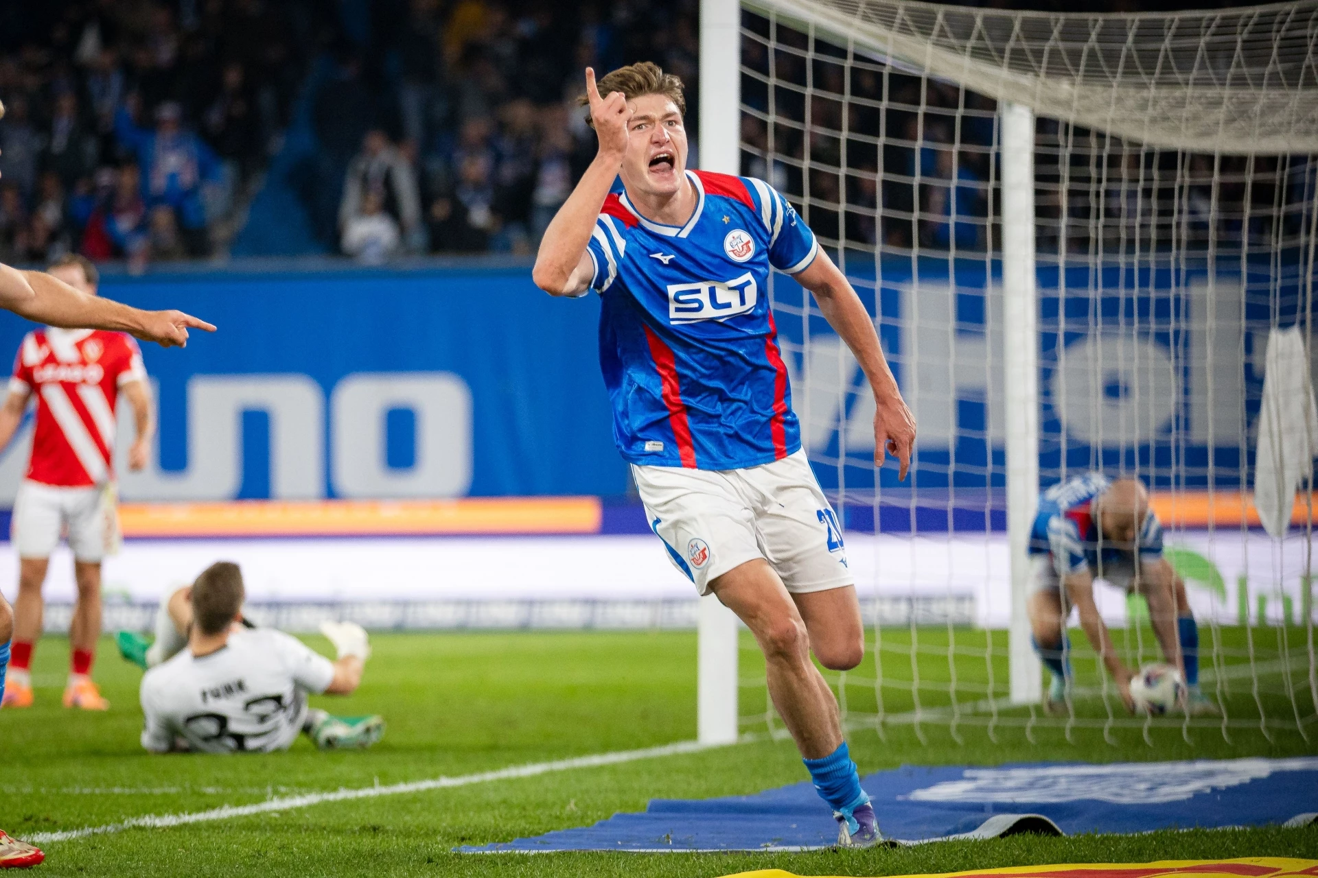 Райън Надери