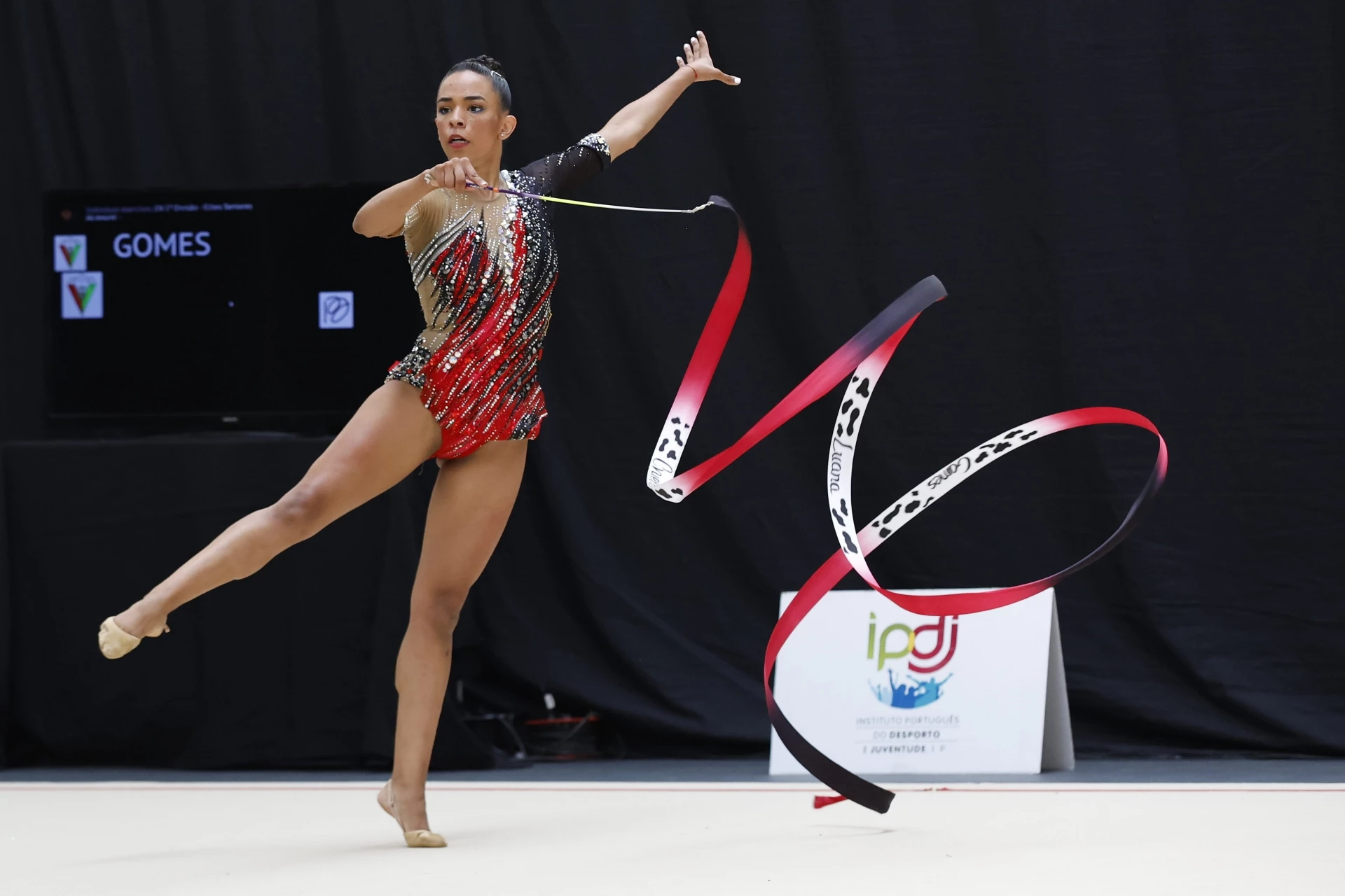 Луана Гомеш