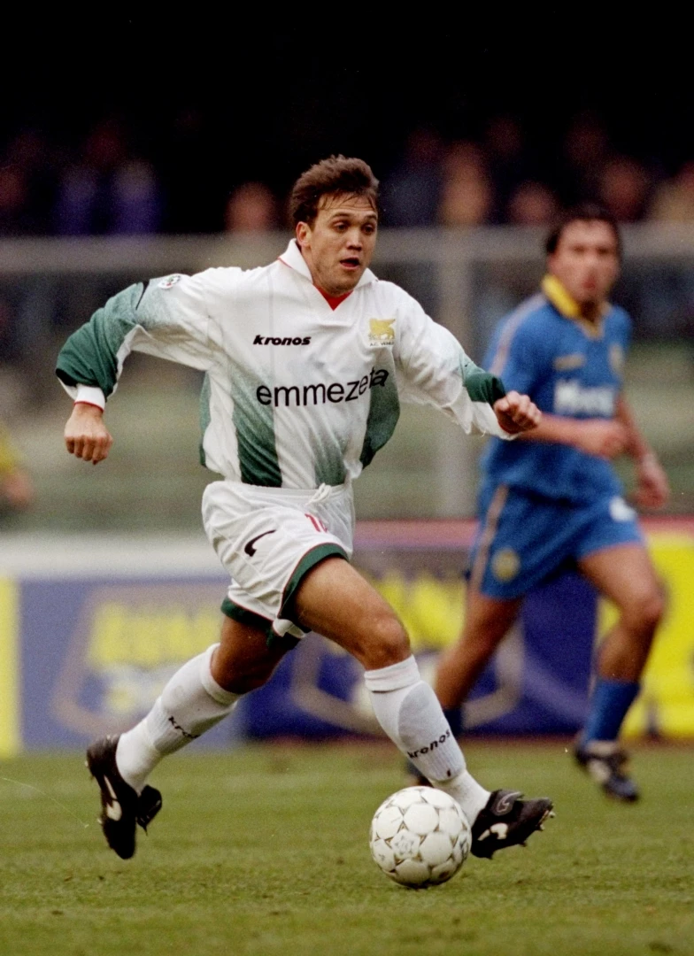 Деян Петкович