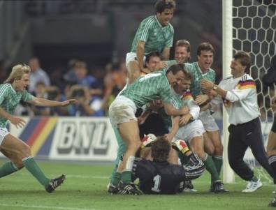 Световно първенство по футбол 1990: Аржентина упои Бразилия, а Германия покори света