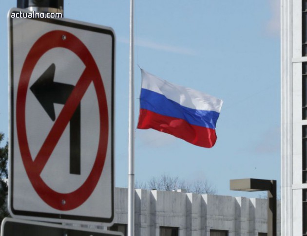 Чужди служби разкрили шпионския скандал, смята бивш министър