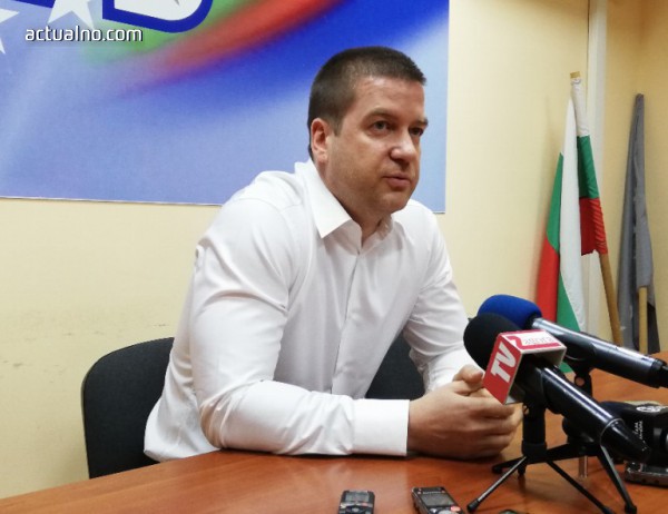 Кметът на Стара Загора оттегля жалбите си за клевета във Facebook