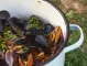 Черноморски миди със зеленчуци и винен сос 